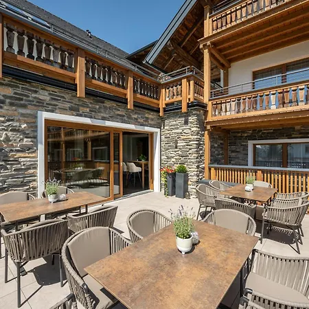 Haus Lungau ホテル 3*