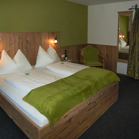 Haus Lungau מלון 3*