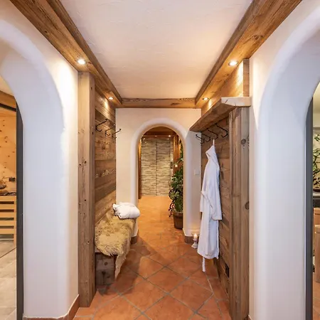 Haus Lungau מלון 3*